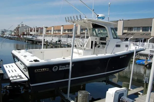 Slide: The Image of True World Marine 242 2004 - 0