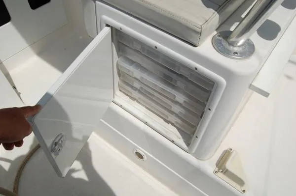 Slide: The Image of True World Marine 242 2004 - 10