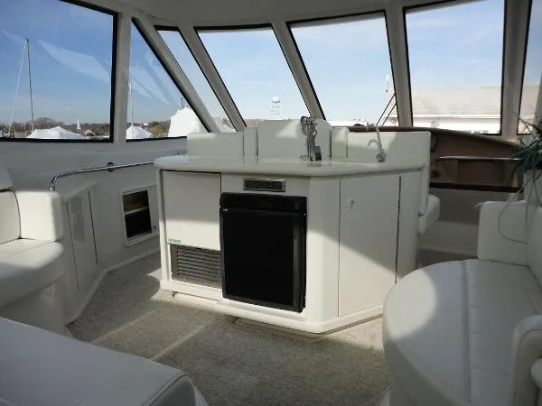Slide: The Image of Carver Yachts 506 Motoryacht 2000 - 9