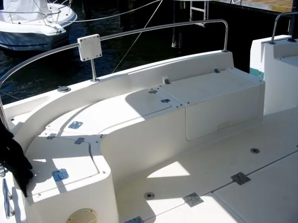 Slide: The Image of Albin 36 Express Trawler 1999 - 9