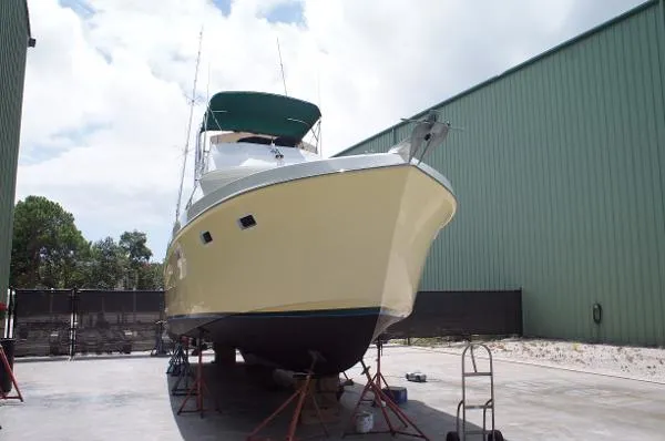 Slide: The Image of Hatteras 34' Convertible 1967 - 10