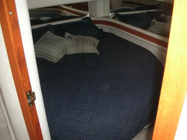 Slide: The Image of Sea Ray 480 Sedan Bridge 1999 - 5