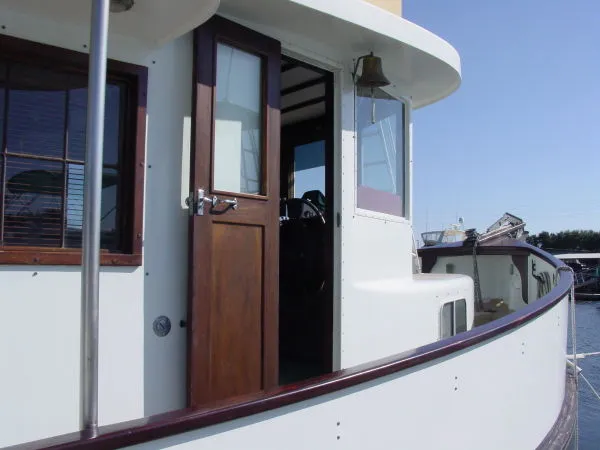 Slide: The Image of Custom Trawler 1987 - 6