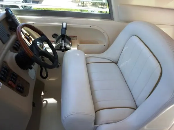 Slide: The Image of Sea Ray 290 Sundancer 2001 - 4