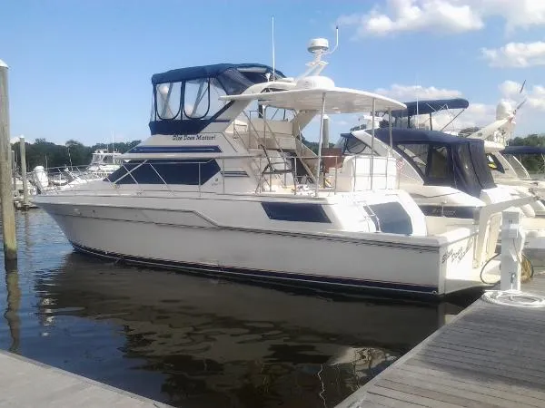 Slide: The Image of Wellcraft 46 Cockpit Motor Yacht 1990 - 0