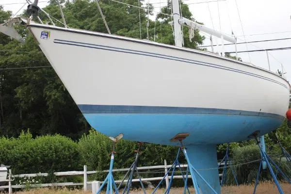 Slide: The Image of Pearson 34 Sloop 1983 - 0