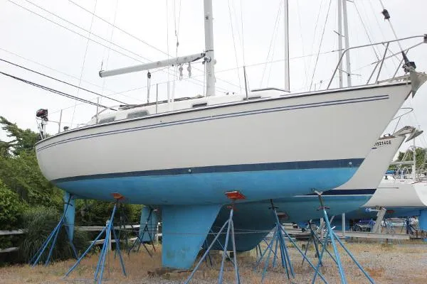 Slide: The Image of Pearson 34 Sloop 1983 - 3