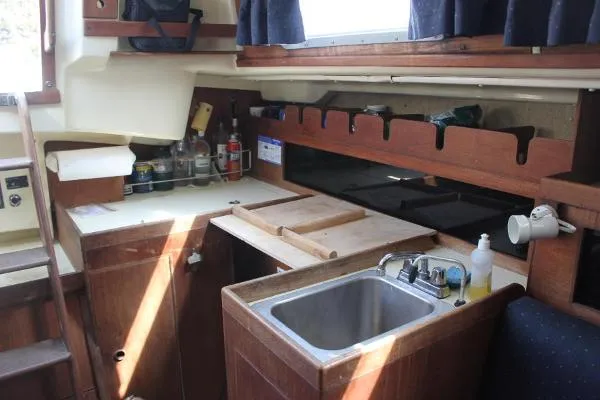 Slide: The Image of Pearson 34 Sloop 1983 - 8