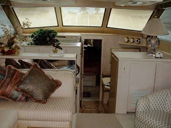 Slide: The Image of Hatteras 52 Cockpit Motor Yacht 1991 - 5