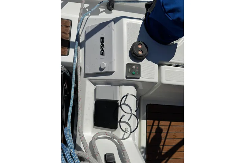 Slide: The Image of Cockpit of 2019 Beneteau Oceanis 41.1 with B&G equipment and sailing ropes. - 6