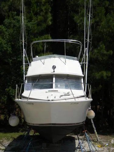 Slide: The Image of Bertram 33 Flybridge Cruiser 1977 - 2
