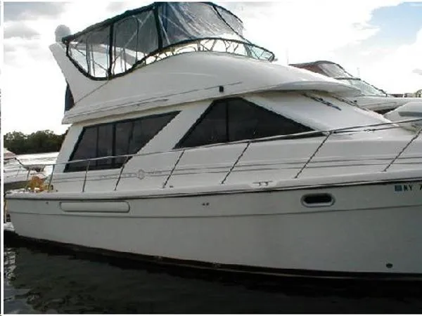 Slide: The Image of Bayliner 3988 Command Bridge Motoryacht 1997 - 1