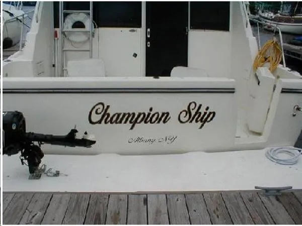 Slide: The Image of Bayliner 3988 Command Bridge Motoryacht 1997 - 3