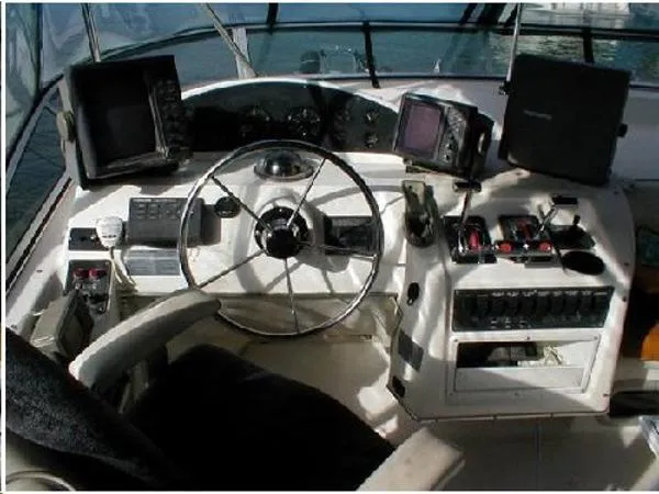 Slide: The Image of Bayliner 3988 Command Bridge Motoryacht 1997 - 4