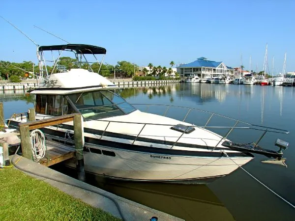 Slide: The Image of Chris-Craft 333 Sedan 1982 - 0