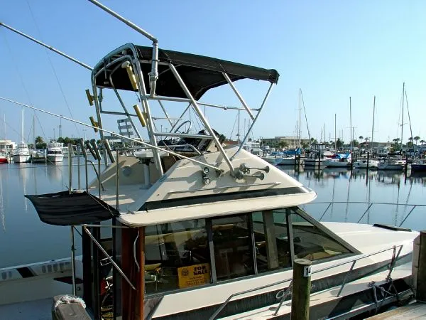 Slide: The Image of Chris-Craft 333 Sedan 1982 - 4