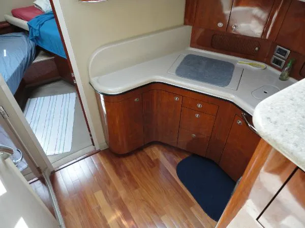 Slide: The Image of Sea Ray 390 Motor Yacht 2004 - 6