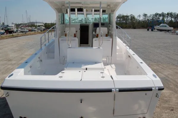 Slide: The Image of True World Marine 34 OFFSHORE WALKAROUND 2009 - 11