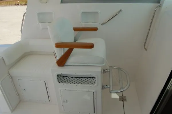 Slide: The Image of True World Marine 34 OFFSHORE WALKAROUND 2009 - 3