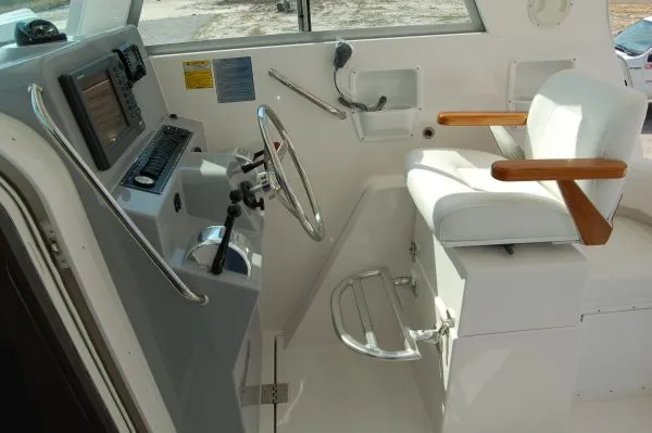 Slide: The Image of True World Marine 34 OFFSHORE WALKAROUND 2009 - 4