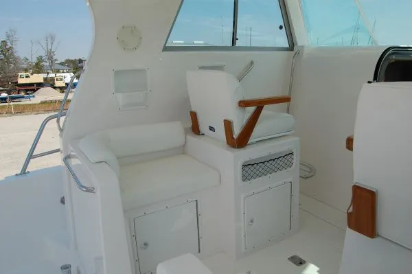 Slide: The Image of True World Marine 34 OFFSHORE WALKAROUND 2009 - 7