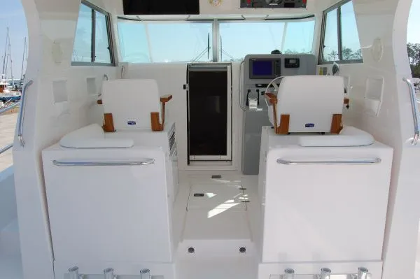 Slide: The Image of True World Marine 34 OFFSHORE WALKAROUND 2009 - 8