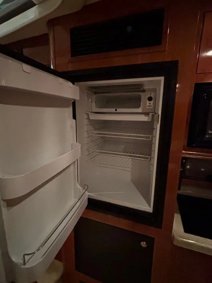 Slide: The Image of 2004 Cruisers Yachts 370 Express 26 - 26