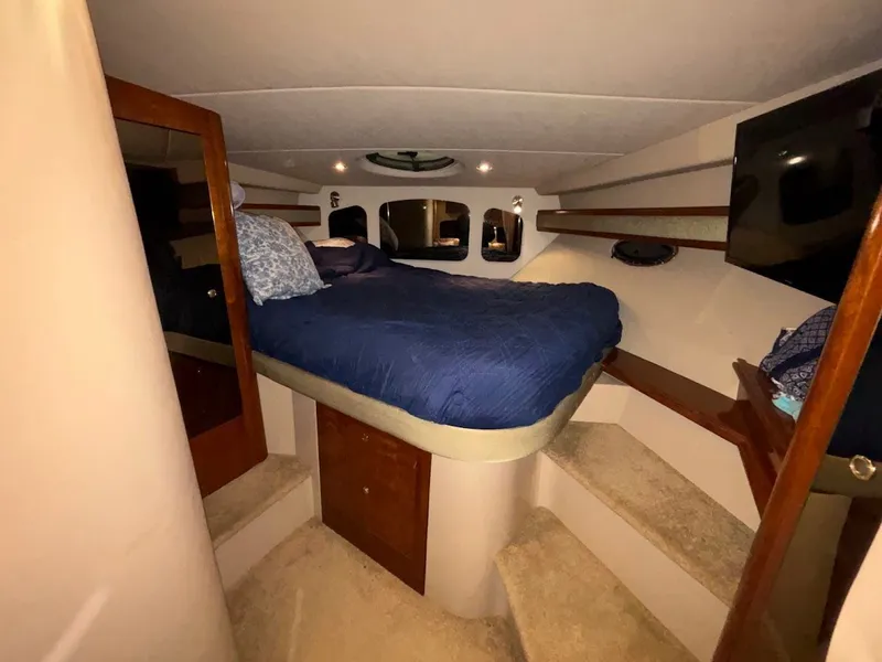 Slide: The Image of 2004 Cruisers Yachts 370 Express 29 - 29