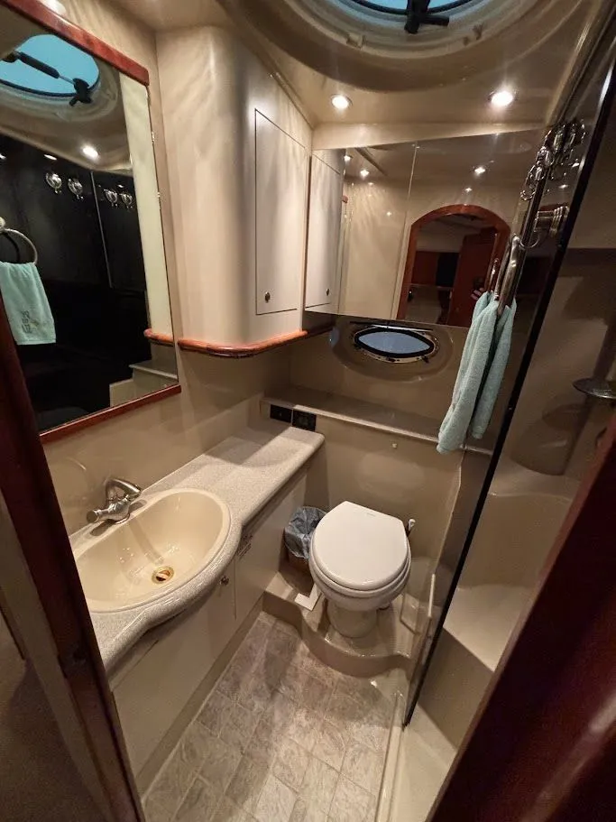 Slide: The Image of 2004 Cruisers Yachts 370 Express 32 - 32