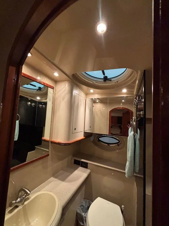 Slide: The Image of 2004 Cruisers Yachts 370 Express 33 - 33