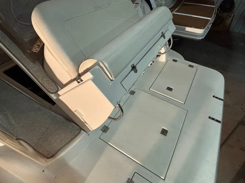 Slide: The Image of 2004 Cruisers Yachts 370 Express 4 - 4