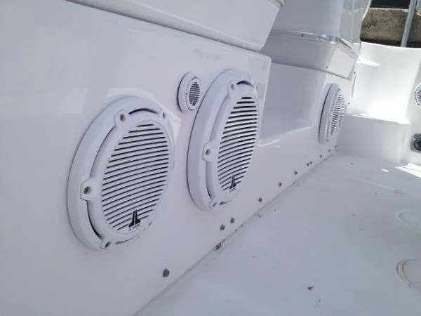 Slide: The Image of Pro-Line 33 Express Walkaround Diesel 2003 - 5