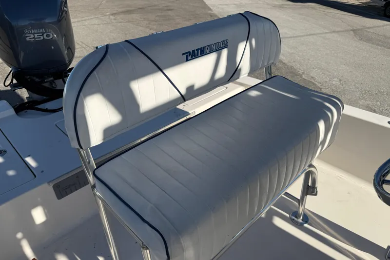 Slide: The Image of 2007 Pathfinder 2400 Tournament Edition boat seat with Yamaha 250 engine in sunlight. - 12