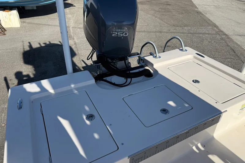 Slide: The Image of 2007 Pathfinder 2400 Tournament Edition boat with Yamaha 250 engine, docked on pavement. - 5