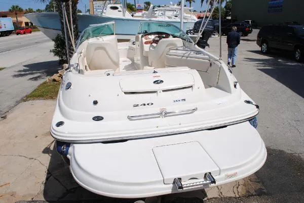 Slide: The Image of Sea Ray Sundeck 240 2008 - 4