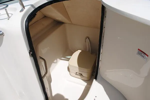 Slide: The Image of Sea Ray Sundeck 240 2008 - 7