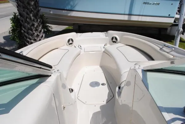 Slide: The Image of Sea Ray Sundeck 240 2008 - 8