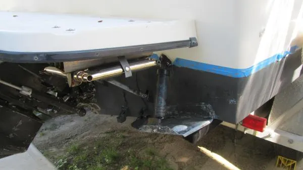 Slide: The Image of Bayliner 242 Hardtop Express Cruiser 2005 - 6