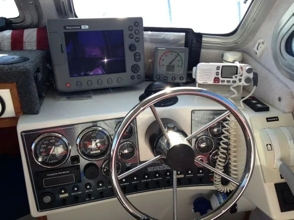 Slide: The Image of Osprey Pilothouse 26 Long Cabin 2004 - 1