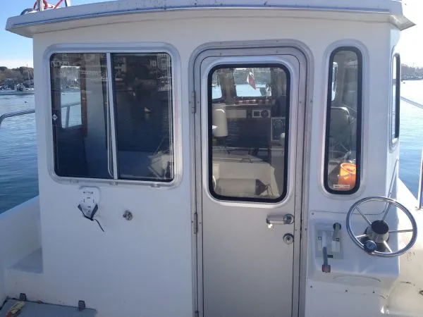 Slide: The Image of Osprey Pilothouse 26 Long Cabin 2004 - 7