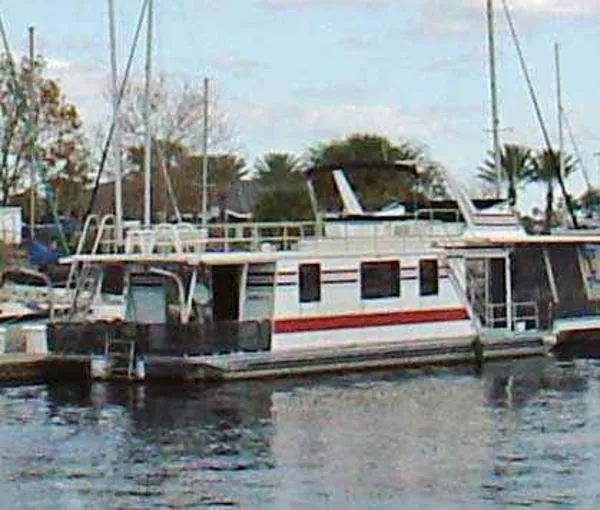 Slide: The Image of Sumerset 14 x 60 Houseboat 1988 - 0