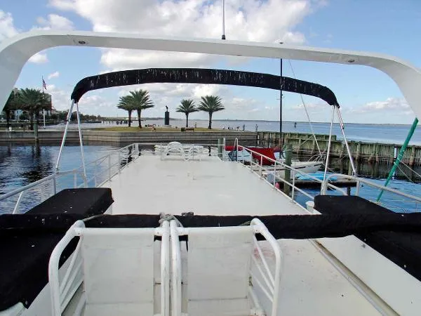 Slide: The Image of Sumerset 14 x 60 Houseboat 1988 - 6