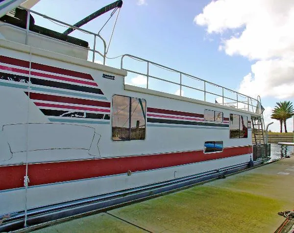 Slide: The Image of Sumerset 14 x 60 Houseboat 1988 - 7