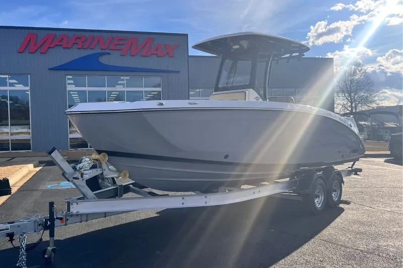 Slide: The Image of Yamaha 255 FSH Sport E 2026 in front of MarineMax building. - 1