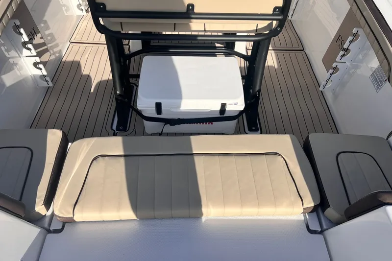Slide: The Image of Interior of Yamaha 255 FSH Sport E boat, model year 2026. - 8