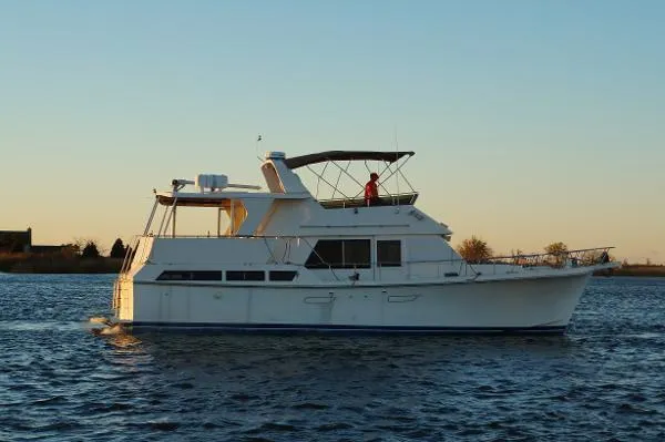 Slide: The Image of Marine Trader 47 Tradewinds 1988 - 2