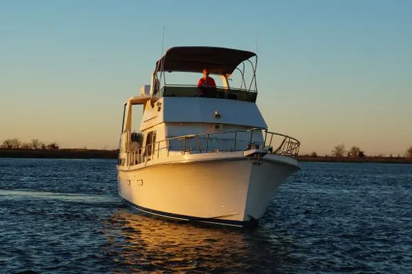 Slide: The Image of Marine Trader 47 Tradewinds 1988 - 6