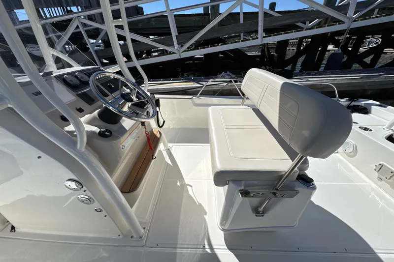Slide: The Image of Boston Whaler 210 Montauk 2024 - 13