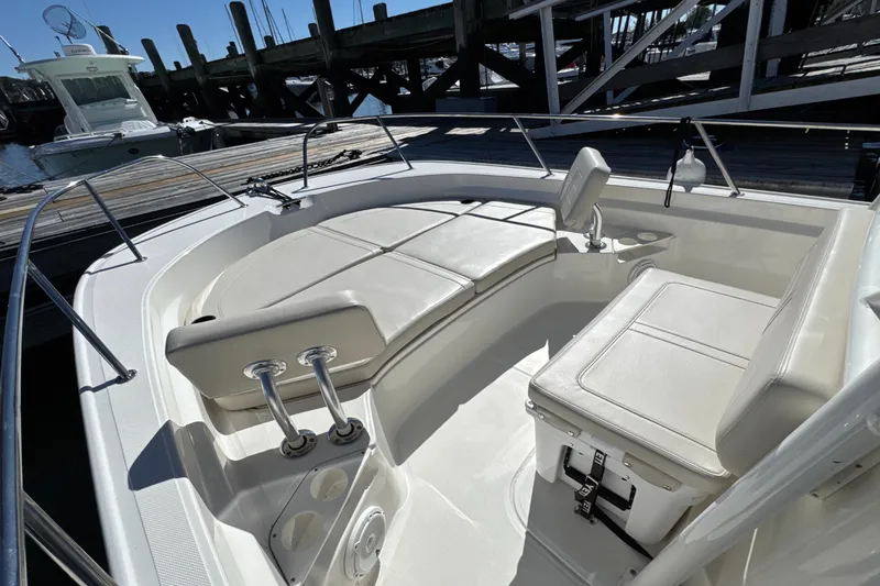 Slide: The Image of Boston Whaler 210 Montauk 2024 - 23