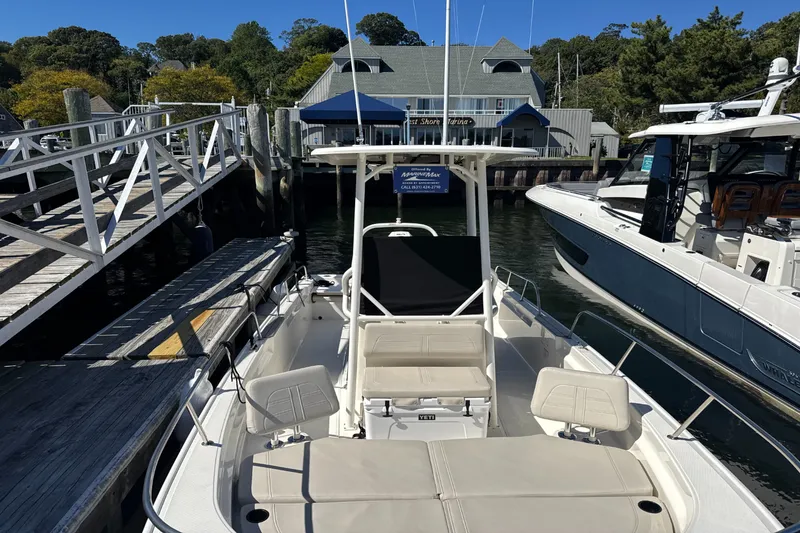 Slide: The Image of Boston Whaler 210 Montauk 2024 - 26